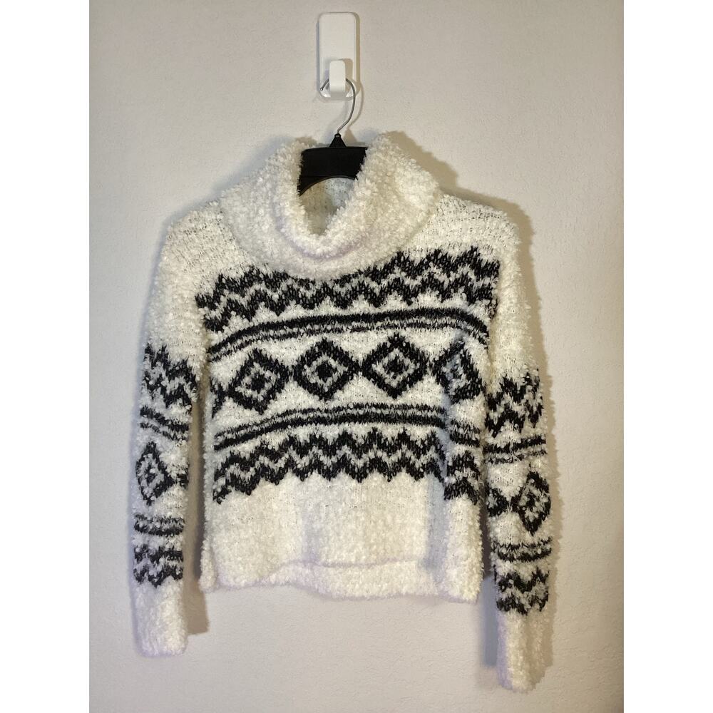 Hippie Rose Sweater Women's Size XS White Fleece Soft